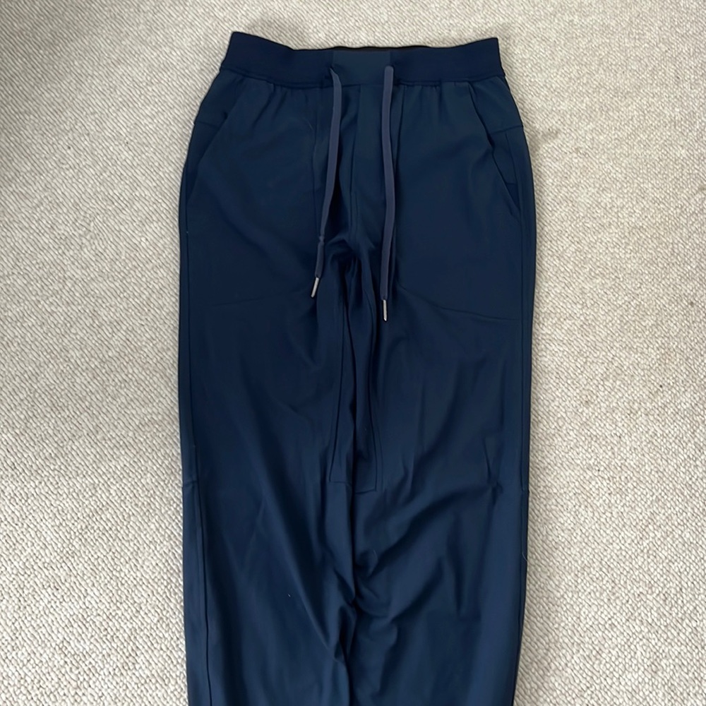 Lululemon men’s joggers